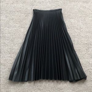 Zara dark green pleated skirt. New with tags.